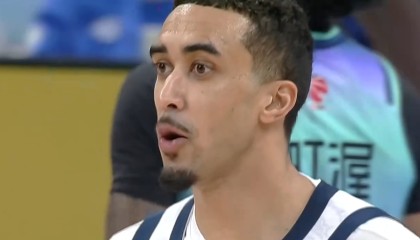 开云APP-广东104-113上海！球员评分：3人满分，2人良好，2人不合格