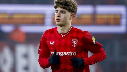 开运体育app-每体：巴萨有意特温特18岁后卫尼斯塔德，正说服他不要续约