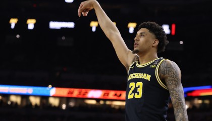 开云APP-带伤作战助队夺冠！热门秀伦德博格13中4&amp;罚球5中5 拿到13分