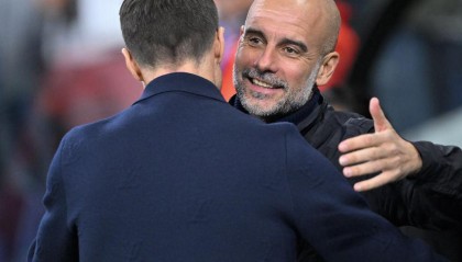 开云体育下载-曼城后防棋局：格伊加盟背后的战略纵深与未雨绸缪，等新中场来？