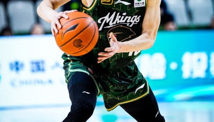 开云-不让打了吗？开局1分钟郭昊文&amp;赵柏清冲突 双双被换下再未上场