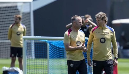 欧足联官方：弗里克的1场欧冠停赛暂缓，可以参加纽卡vs巴萨