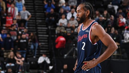 开云体育下载-大打对攻！第三节伦纳德8中6轰下19分 拉梅洛·鲍尔9中5拿到13分